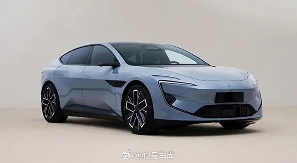 阿维塔 12 将于 11 月 10 日上市，车库社区发起了价格投票，投票数最高的是 32 万起。配图