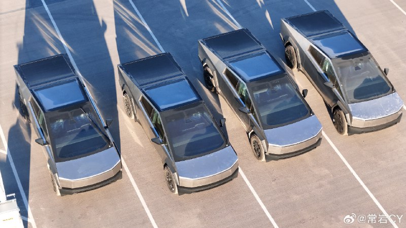 马斯克表示，特斯拉现在有超过100万的Cybertruck订单。配图