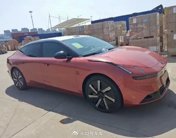 领克纯电车型 ZERO 进一步曝光了。配图