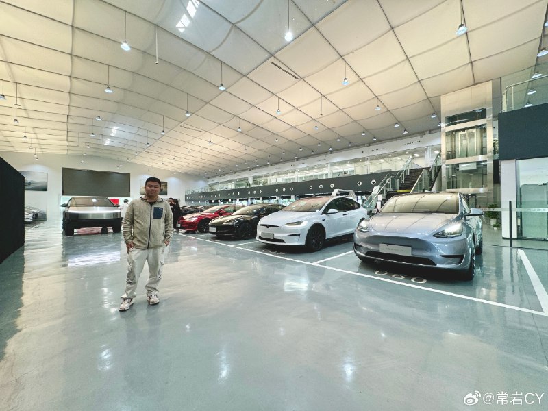 S3XY Cybertruck 北京·TESLA 特斯拉(蟹岛中心店)配图