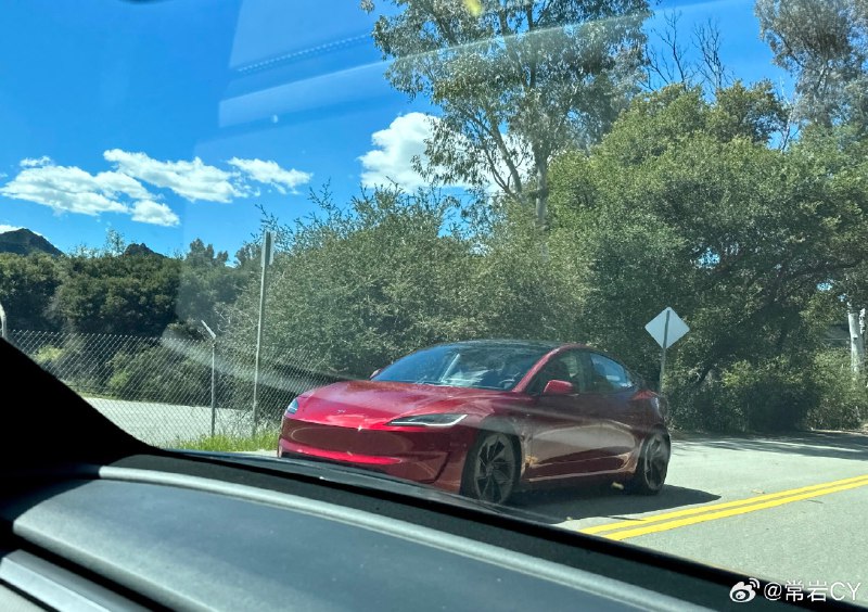Model 3 Ludicrous 大波图片来袭。配图