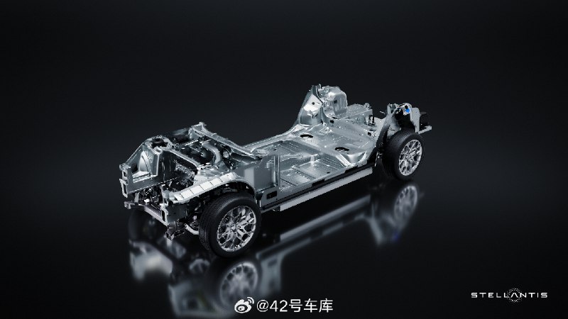 1 月 19 日，欧洲汽车巨头 Stellantis 宣布，该集团正式推出全新的 STLA Large 车型平台，这是一个具备高度灵活性的大型纯电动汽车原生平台。配图