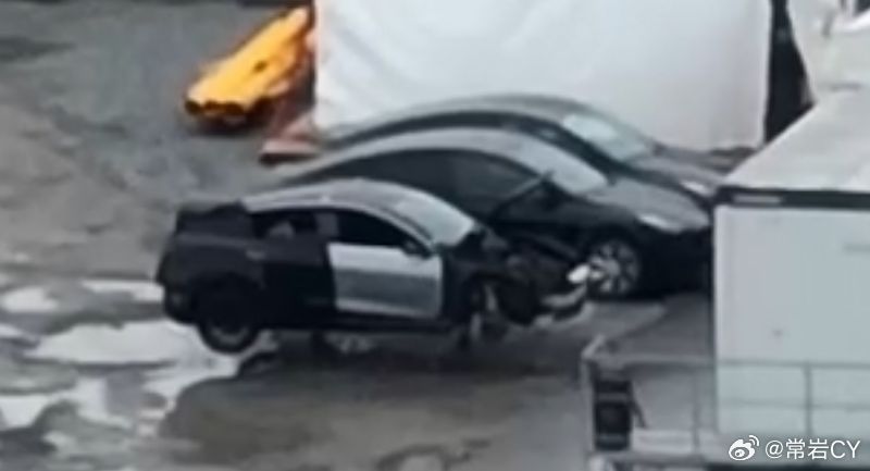 这可能是我们第一次看到特斯拉经济性车型的真身？配图