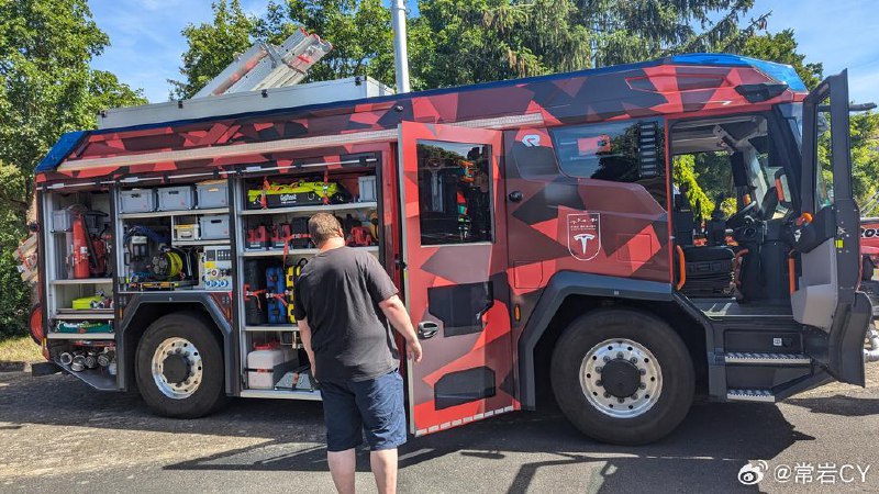 Giga Berlin 換了一輛電動消防車，不過不是自家產的。配圖