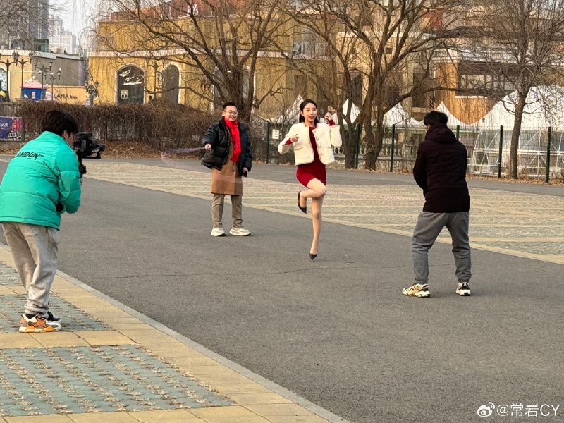 现在同行都这么卷了……配图