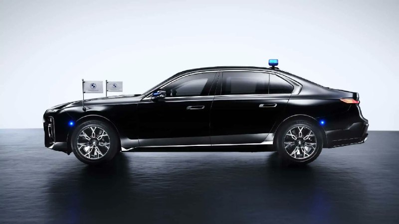 NEWS: BMW has unveiled the i7 Protection, the world’s first protection sedan with an all-electric powertrain.配图