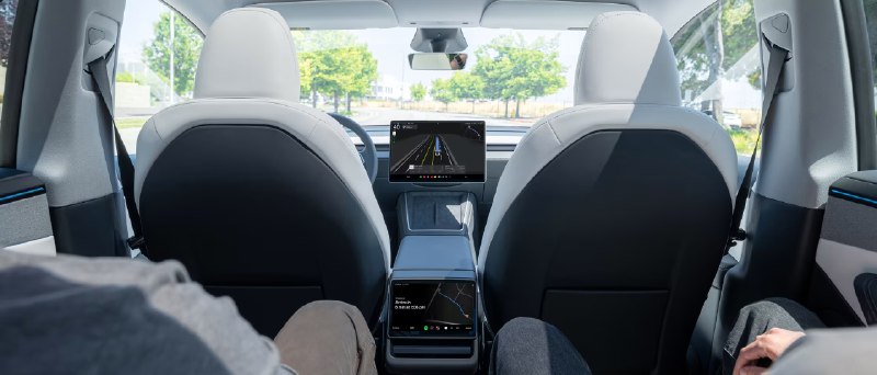 特斯拉Robotaxi在达拉斯和休斯顿启动全无人驾驶运营配图