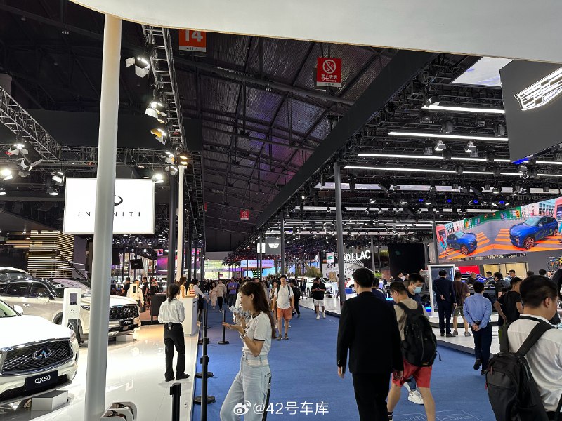 这次成都车展有个很有意思的现象。配图