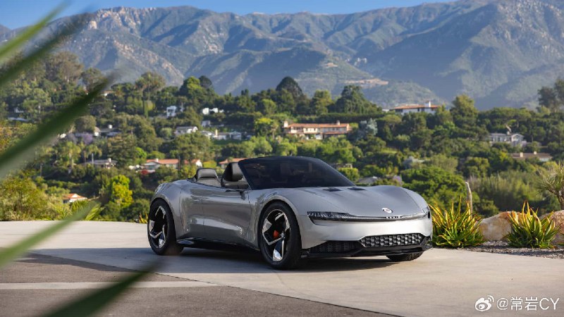 Fisker 表示，其 Ronin Super GT 敞篷车将采用手工制造，仅生产 999 辆，续航里程为 600 英里，售价为 385,000 美元。配图
