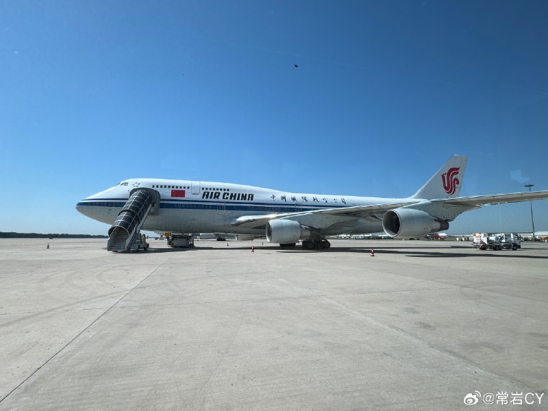 陰差陽錯又飛到 B-2445，這已經是國內在役年歲最長的客機了。配圖
