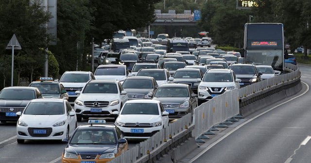 China's auto group retracts pledge to avoid 'abnormal pricing'配图