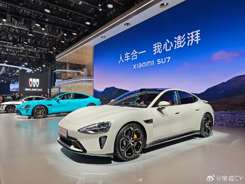 據説這是本次北京車展最難進的展台和最難湊齊的單品[doge]北京·中國國際展覽中心順義新館配圖