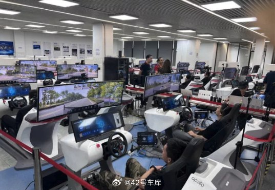 #蘿蔔快跑回應網約車罷工橫停馬路##官方回應蘿蔔快跑被指低價擾亂市場##百度副總裁稱蘿蔔快跑不是為了搶生意##蘿蔔快跑回應禁止孕婦嬰兒乘車#配圖