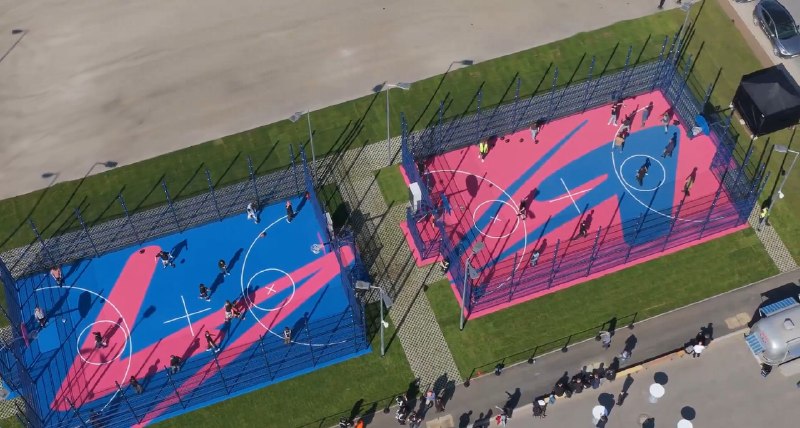 特斯拉在柏林超级工厂开设“Giga Arena”员工体育设施配图