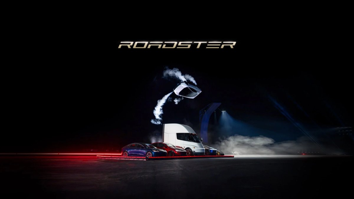 特斯拉 Roadster 在 SpaceX 试射场完成颠倒行驶与飞跃整车阵容演示配图