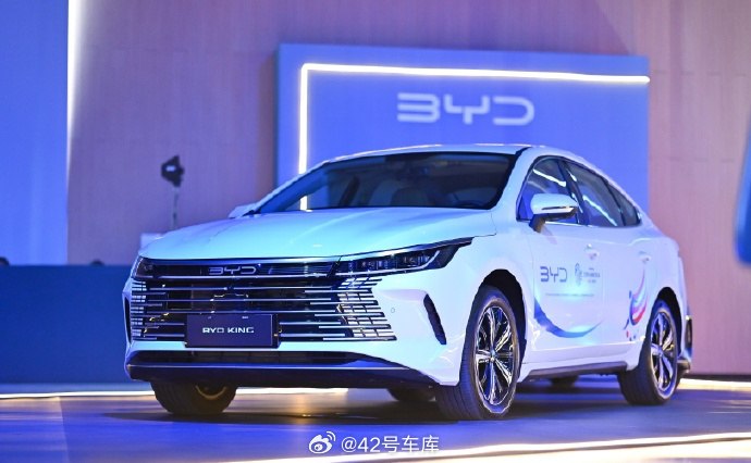 比亚迪驱逐舰 05（当地称 BYD KING）正式在巴西上市了。配图