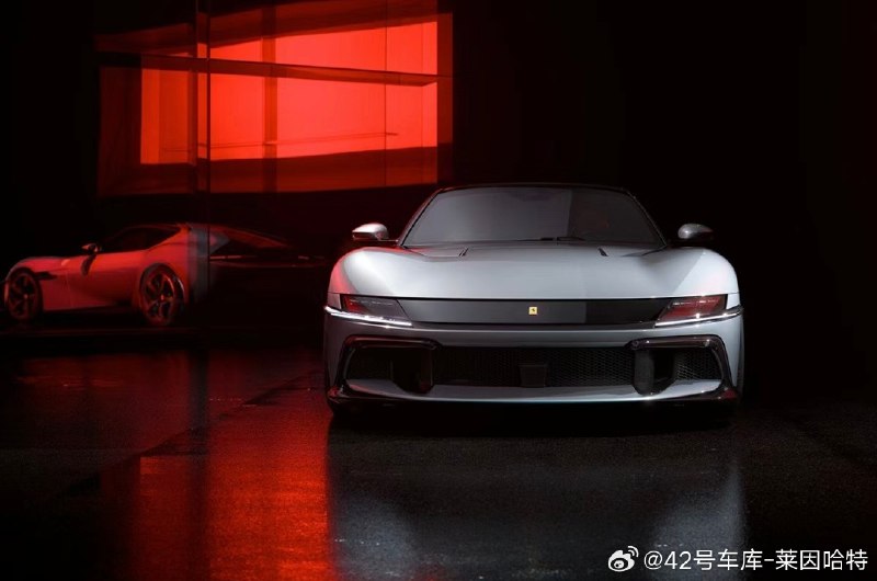 自然吸气的 V12，在这个时代确实算是「奢侈品」级了配图