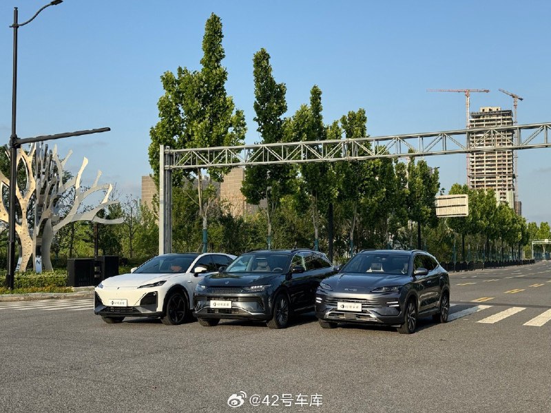 最近在研究 15 万左右的混动车，顺便问了一下身边的两个车主，也想听听大家的看法：配图