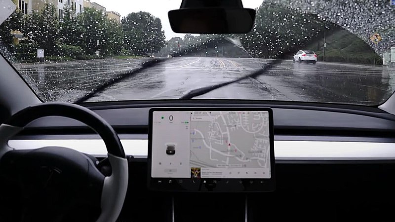 特斯拉新专利：用电机摩擦实现“触觉”的自动雨刷配图