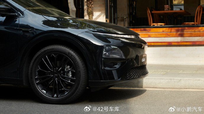 小鹏 G6 新出了一款黑武士配色，预计明天上线，大家觉得好看吗？配图