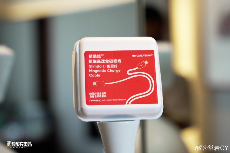 记得今年1 月在美国的时候，涤凡跟我说：我们下一代的产品特别好，别看很多家在抄我们，但是我去工厂丁的标准高多了。配图