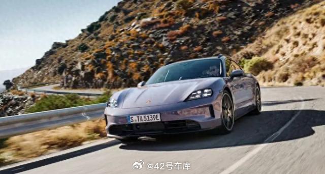 保时捷近日因刹车系统存在隐患，宣布在全球范围内召回其 Taycan 系列电动汽车。配图