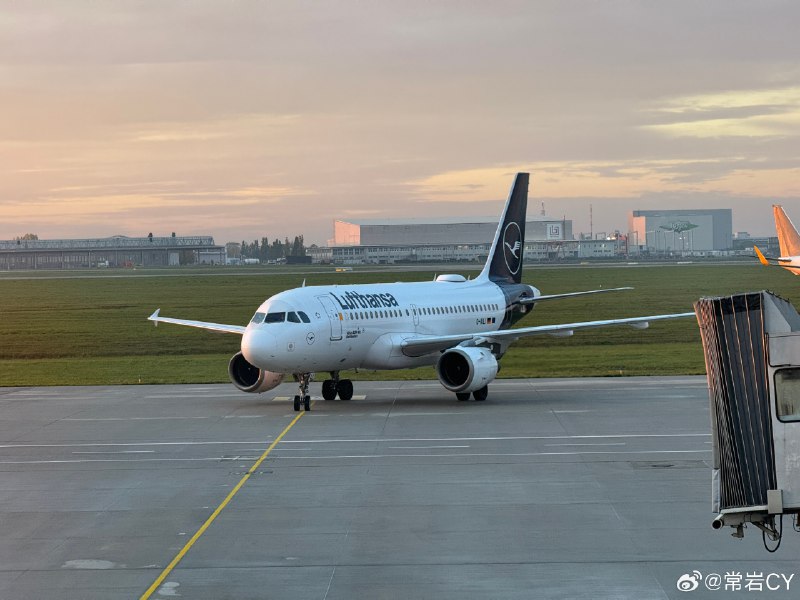 空客A319-100窄体。配图