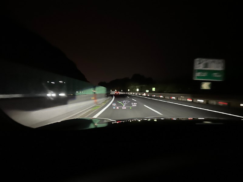 提车这么久了，第一次开没路灯的高速夜路。配图