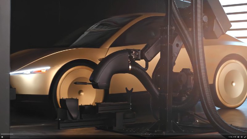 特斯拉在奥斯汀 Robotaxi 中心安装清洁机器人配图