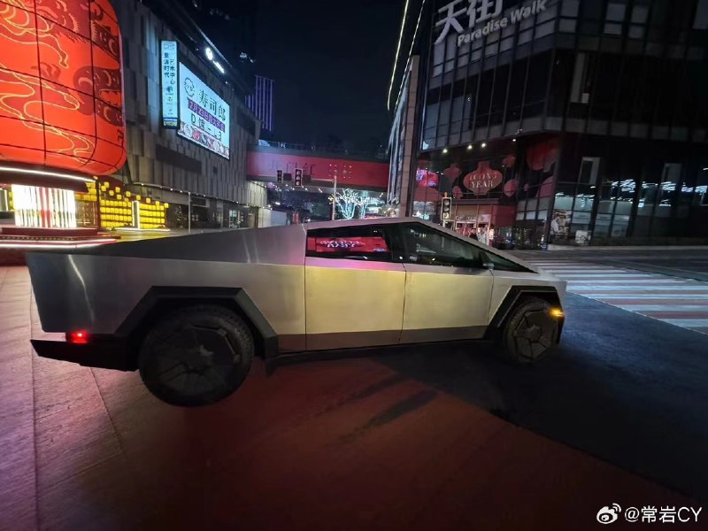 Cybertruck在重庆……上路了？配图