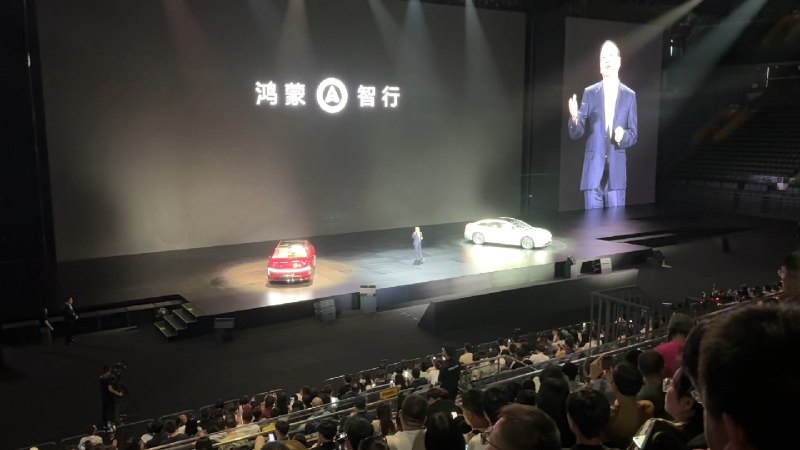 曾毓群：华为是数，北汽是理，宁德时代是化学。享界 S9 是学好数理化，走遍天下都不怕。配图
