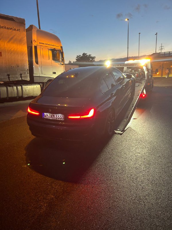 Legacy automakers still have kinks to work out.配图