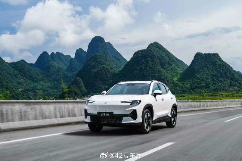 捷途山海 L6 正式上市，新车共推出 3 款车型，售价区间 12.39 - 14.49 万元。配图