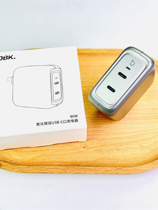 不能再買了，家裏好多充電頭了[苦澀]你們買吧 //@老七:[抱一抱]配圖