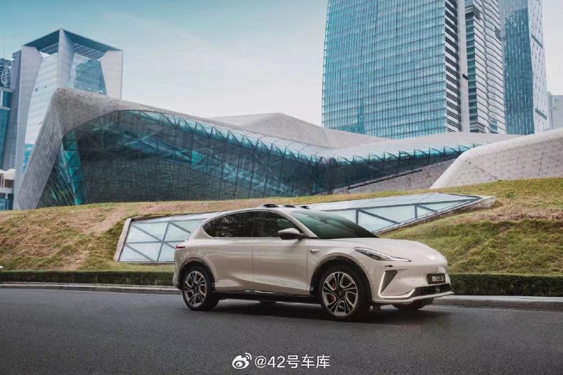 智己宣布 IM AD 高速高架 NOA 年底将覆盖全国范围。配图
