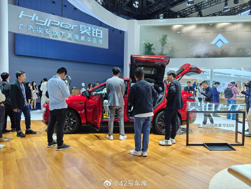 本屆車展之後，車圈「門廠」這個美譽是不是歸昊鉑所屬。配圖