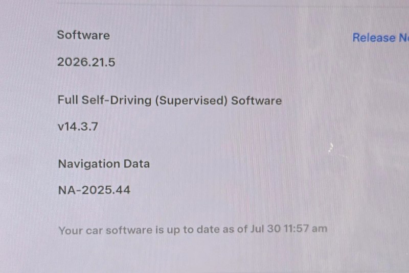 未发布 FSD V14.3.7 被发现装在测试车上配图