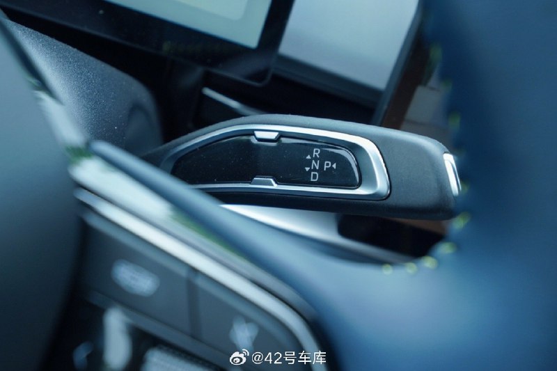 再来继续看看 2024 款几何 G6 的车内表现。配图