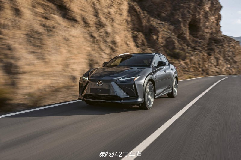 日前，雷克萨斯注册了三个「HZ」相关的商标，分别为 HZ300e、HZ450e 和 HZ550e，HZ 这个新的产品序列会在未来和我们见面。配图