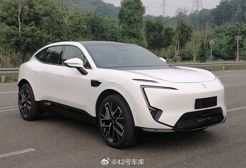 阿维塔 11 和 12 的增程版都登陆工信部了。配图