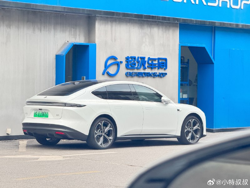 几摊鸟屎下来，还是给ET5贴个车衣先，省心。配图