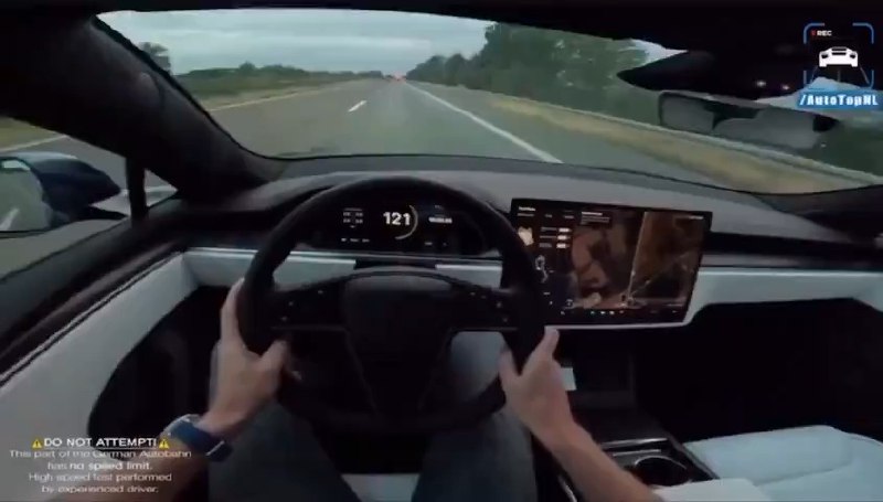 Model S Plaid 最新版本在德国不限速高速跑极速的第一视角视频来了。配图