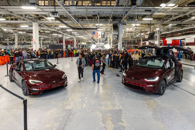 特斯拉弗里蒙特工厂生产最后一批 Model S 和 Model X配图