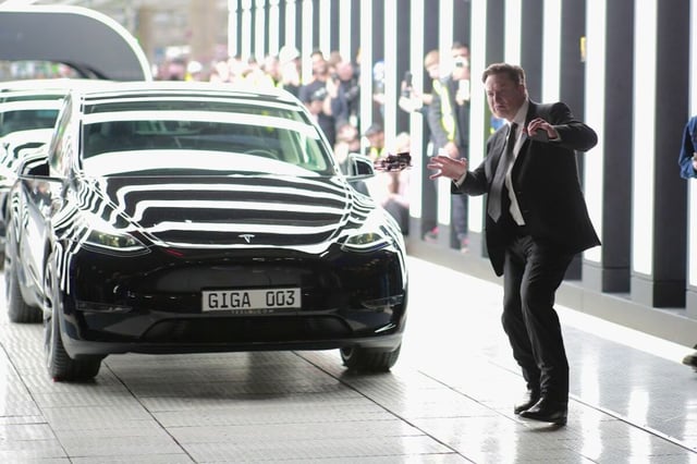 Tesla Is Lapping Germany’s Automakers in the Global EV Race配图