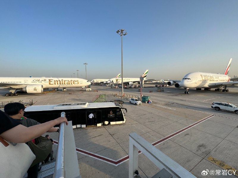 看着DXB满地的空客A380还是很震撼的，坐一次少一次了😓阿联酋·阿联酋迪拜国际机场配图