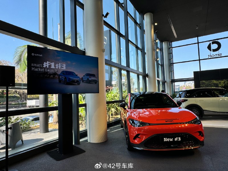 smart # 1 # 3 澳洲上市发布会即将开始。这次发布会选的场地就是 smart 在布里斯班的门店，代理商为利星行，在原奔驰门店里划出了一半的区域给了 smart。 澳大利亚·布里斯班配图