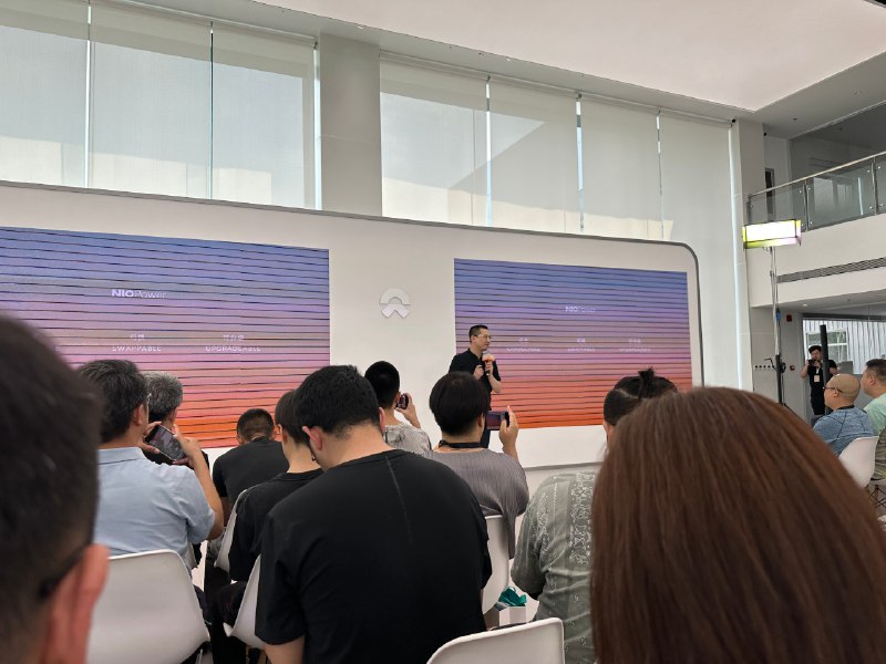 秦力洪：预期管理一下，今天不是发布会，没有重大消息。[允悲]配图