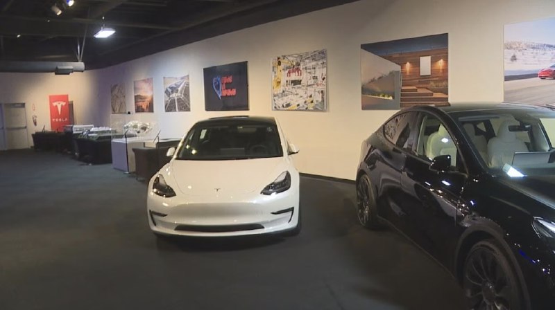 NEWS: The National Automobile Museum in Reno Nevada has unveiled a @Tesla exhibit.配圖