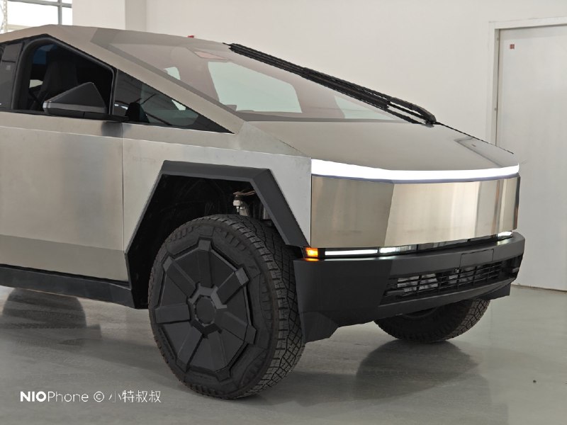 拍车，那必须得用我的 NIO Phone 来一组！配图