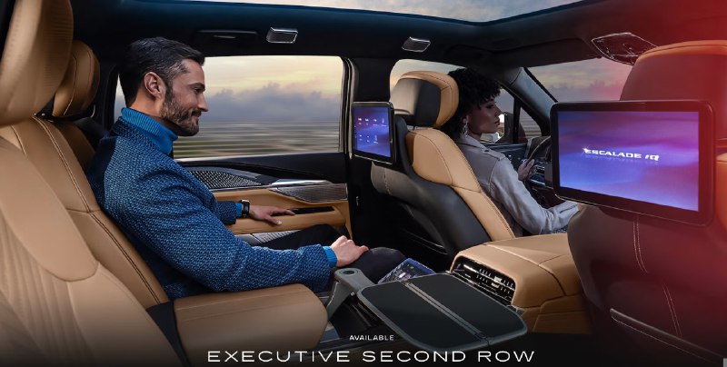 A fully loaded Escalade IQ EV will cost over $175,000 and is a whopping 224" long.配图